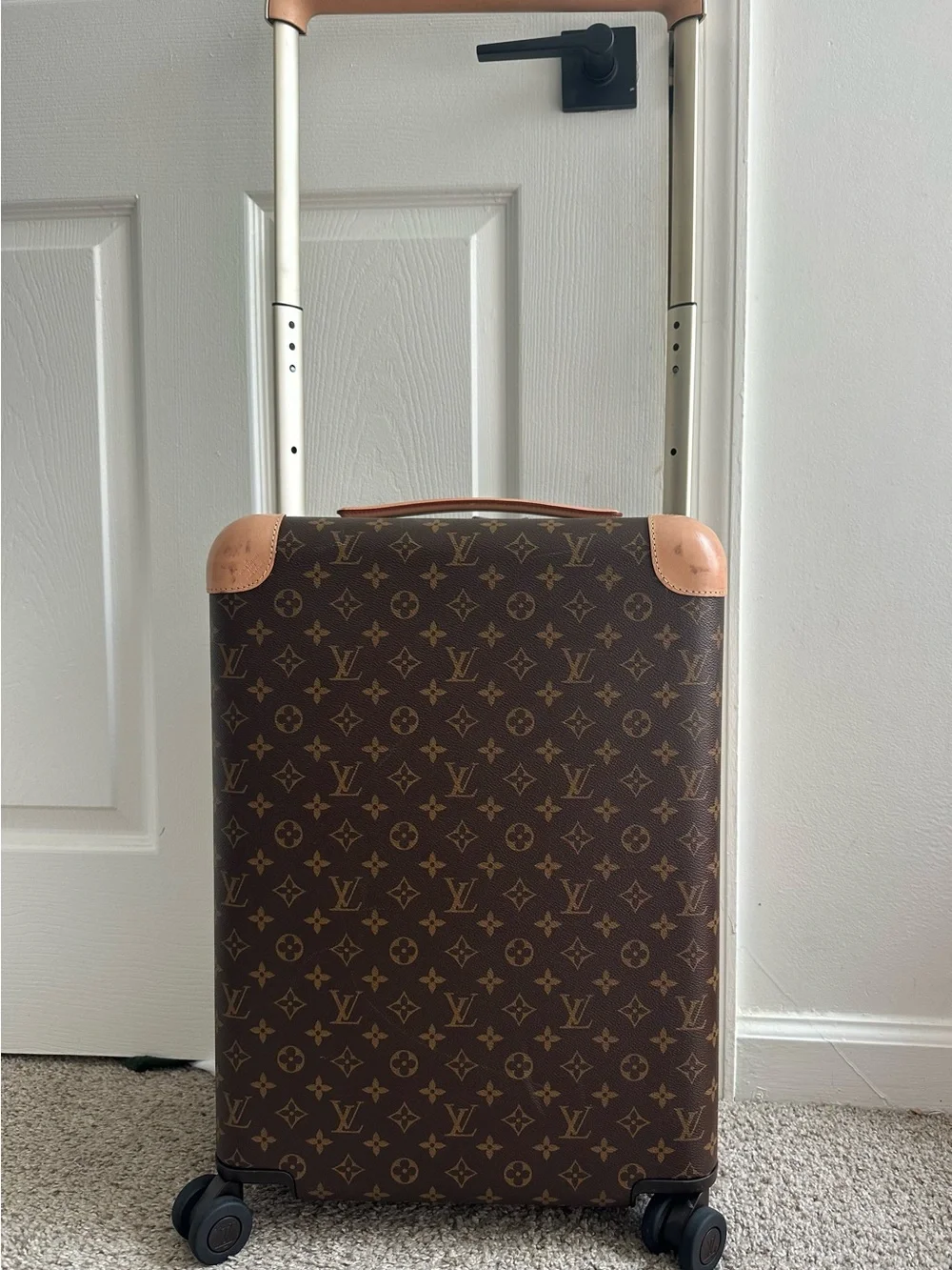 Louis Vuitton Horizon Rolling Carry-On Luggage Monogram Authentic